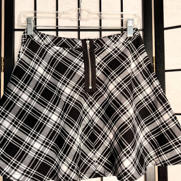 Tripp NYC 90's y2k mini Skater Skirt Black Plaid High Waisted Size women's XS - Picture 4 of 6